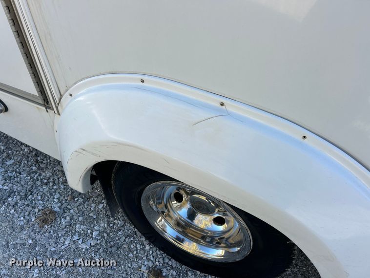 image for item ET6643 2011 Ford E350 Super Duty shuttle bus