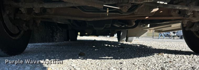 image for item ET6643 2011 Ford E350 Super Duty shuttle bus