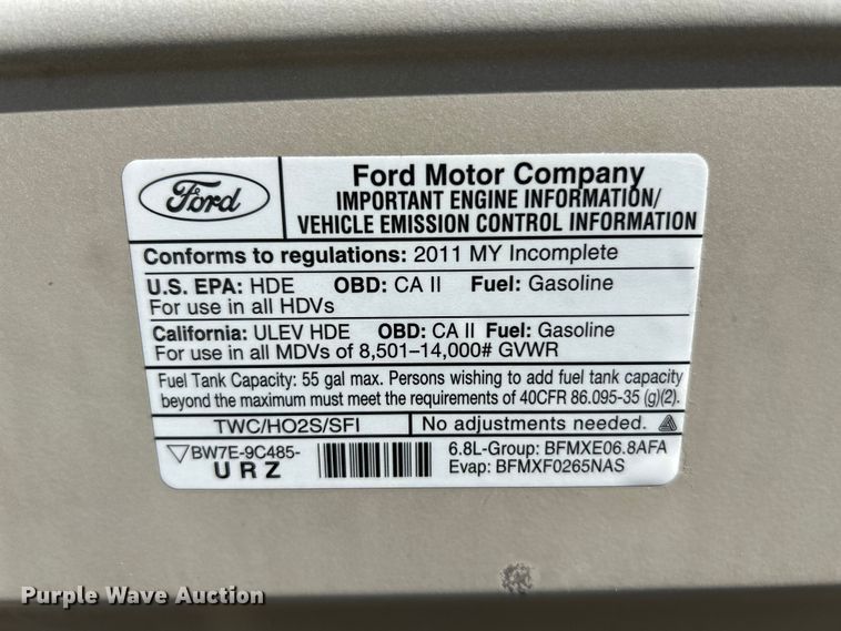 image for item ET6643 2011 Ford E350 Super Duty shuttle bus
