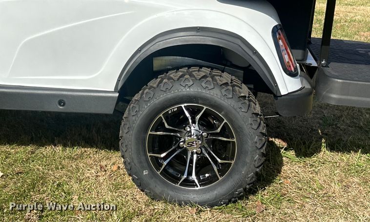 image for item ET6663 2025 Madjax E4 golf cart