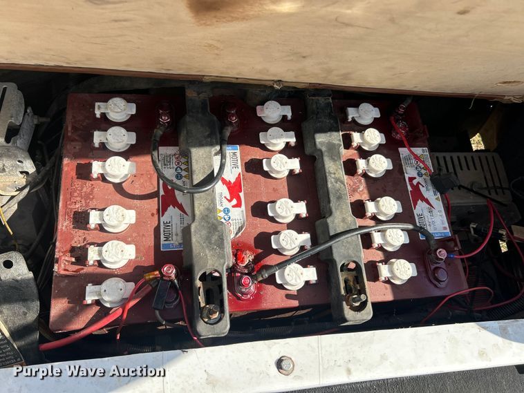 image for item ET6664 2010 EZ-GO golf cart