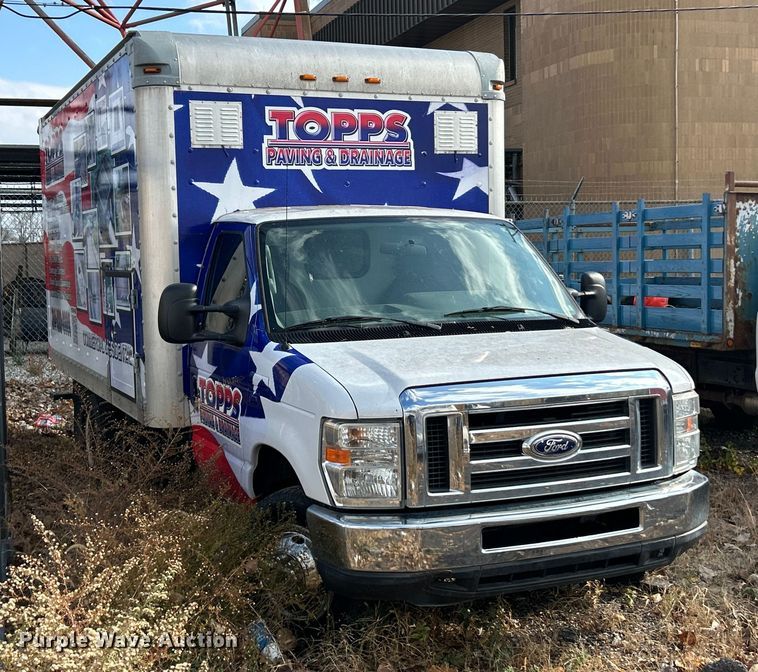 image for item ET6668 2014 Ford E350 Super Duty box truck