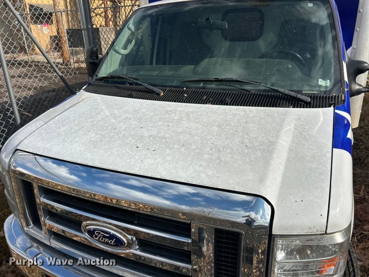 image for item ET6668 2014 Ford E350 Super Duty box truck