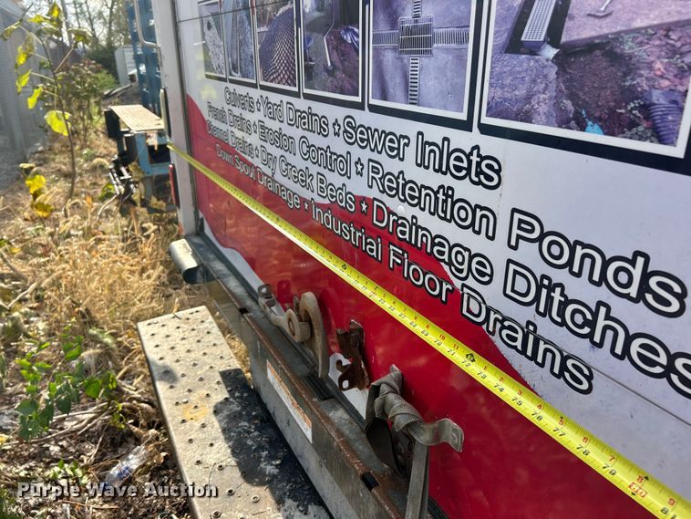 image for item ET6668 2014 Ford E350 Super Duty box truck