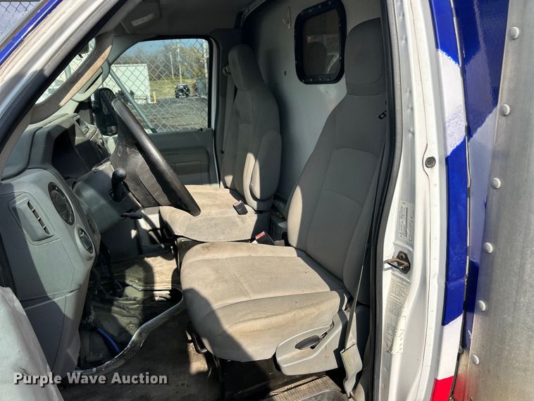 image for item ET6668 2014 Ford E350 Super Duty box truck