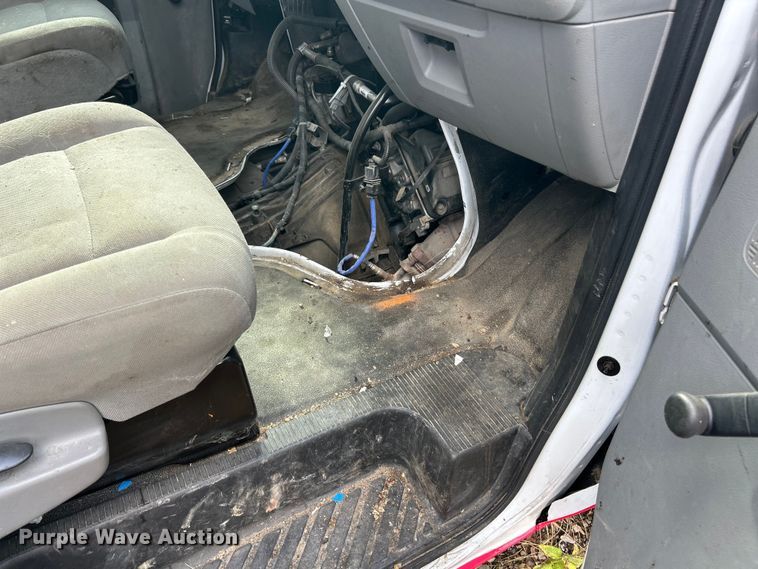 image for item ET6668 2014 Ford E350 Super Duty box truck