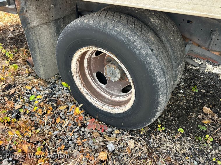 image for item ET6668 2014 Ford E350 Super Duty box truck