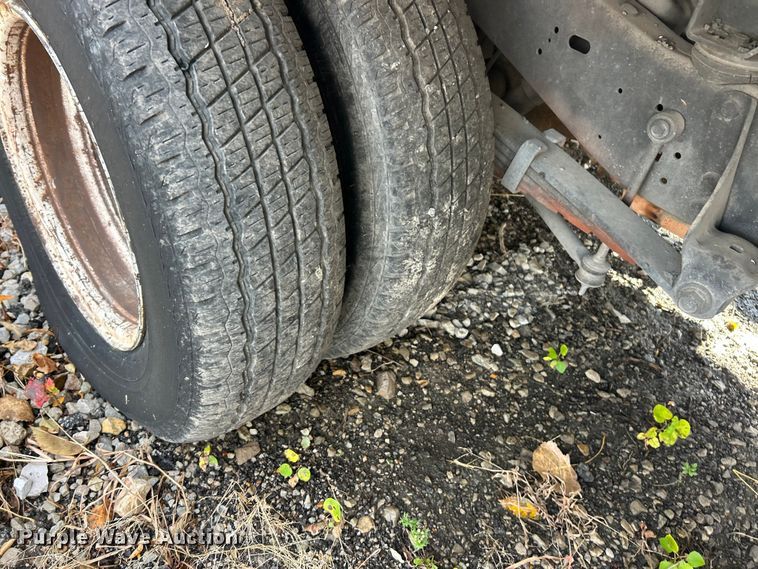 image for item ET6668 2014 Ford E350 Super Duty box truck