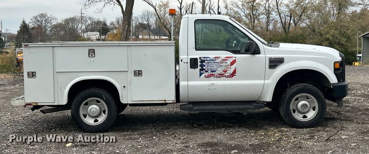 image for item ET6669 2008 Ford F250 Super Duty XL utility bed pickup truck