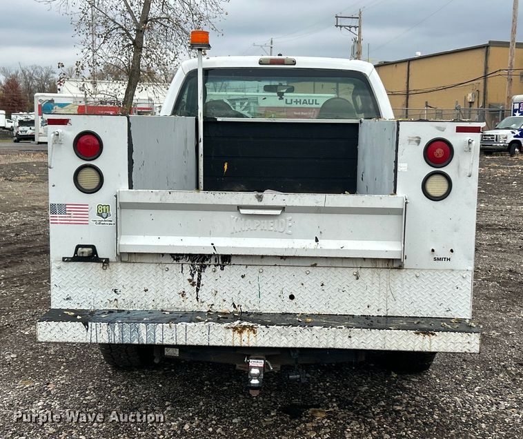 image for item ET6669 2008 Ford F250 Super Duty XL utility bed pickup truck