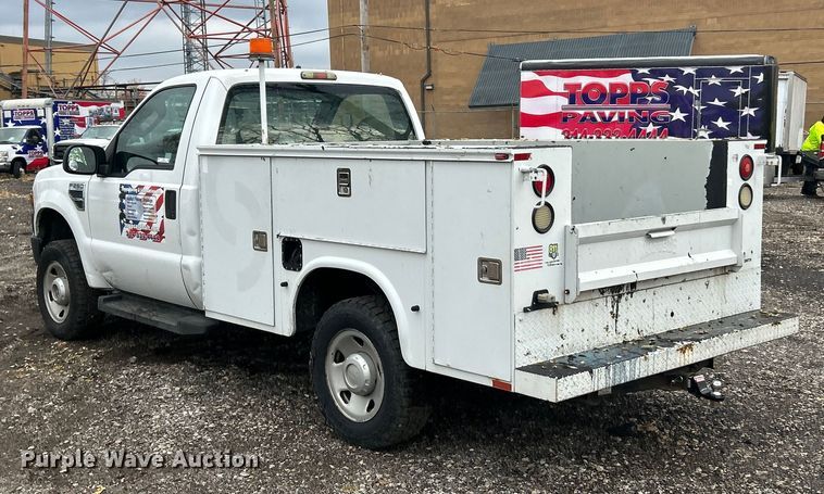 image for item ET6669 2008 Ford F250 Super Duty XL utility bed pickup truck