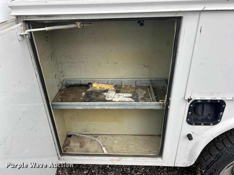 image for item ET6669 2008 Ford F250 Super Duty XL utility bed pickup truck