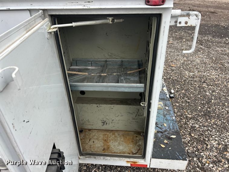 image for item ET6669 2008 Ford F250 Super Duty XL utility bed pickup truck