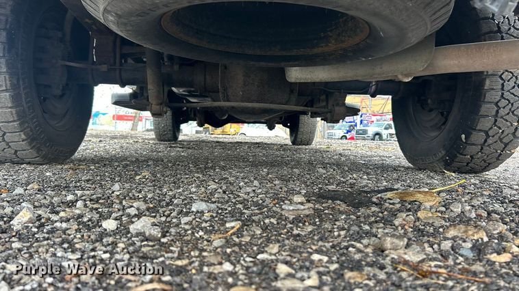 image for item ET6669 2008 Ford F250 Super Duty XL utility bed pickup truck