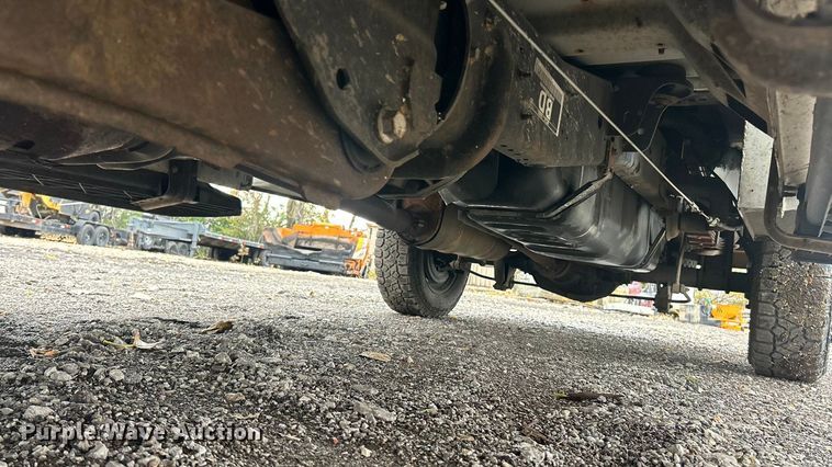 image for item ET6669 2008 Ford F250 Super Duty XL utility bed pickup truck