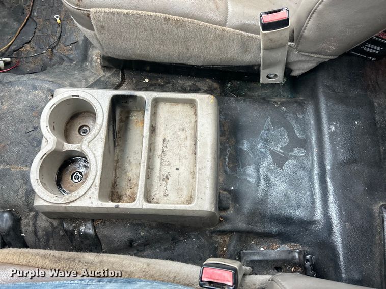 image for item ET6669 2008 Ford F250 Super Duty XL utility bed pickup truck