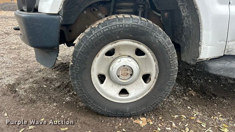 image for item ET6669 2008 Ford F250 Super Duty XL utility bed pickup truck