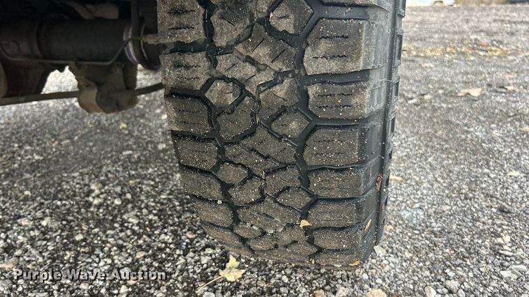 image for item ET6669 2008 Ford F250 Super Duty XL utility bed pickup truck