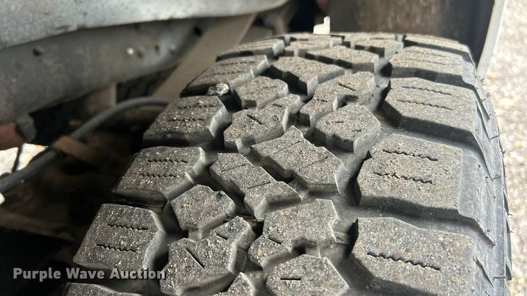 image for item ET6669 2008 Ford F250 Super Duty XL utility bed pickup truck