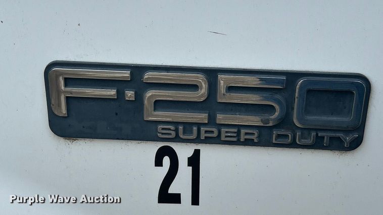 image for item ET6670 2004 Ford F250 Super Duty XLT SuperCab pickup truck