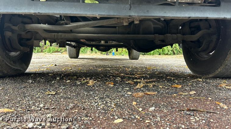 image for item ET6670 2004 Ford F250 Super Duty XLT SuperCab pickup truck