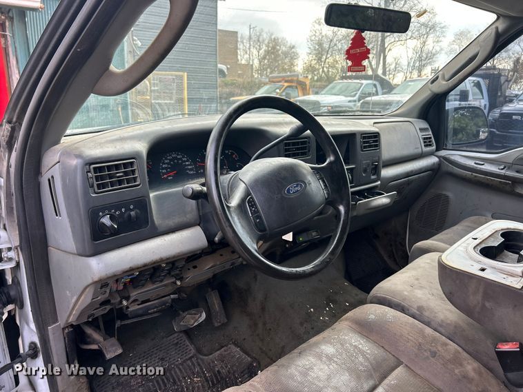 image for item ET6670 2004 Ford F250 Super Duty XLT SuperCab pickup truck