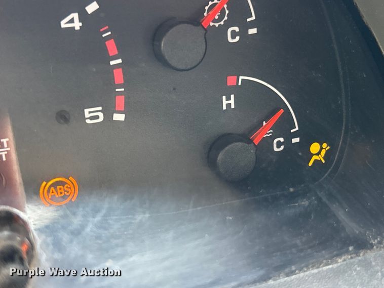 image for item ET6670 2004 Ford F250 Super Duty XLT SuperCab pickup truck