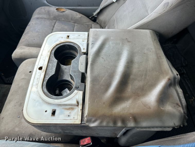 image for item ET6670 2004 Ford F250 Super Duty XLT SuperCab pickup truck