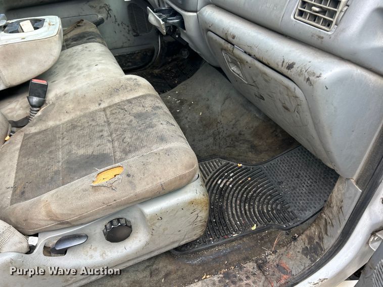 image for item ET6670 2004 Ford F250 Super Duty XLT SuperCab pickup truck