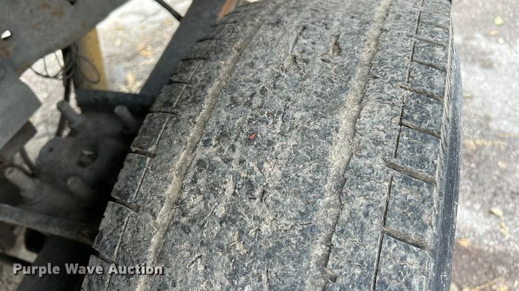 image for item ET6670 2004 Ford F250 Super Duty XLT SuperCab pickup truck