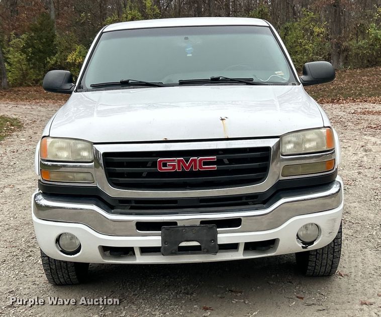 image for item ET6706 2007 GMC Sierra 2500HD pickup truck