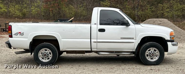 image for item ET6706 2007 GMC Sierra 2500HD pickup truck
