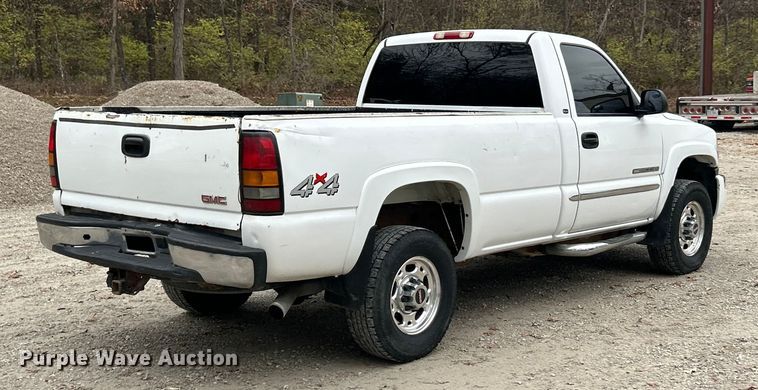 image for item ET6706 2007 GMC Sierra 2500HD pickup truck
