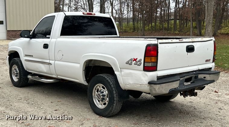 image for item ET6706 2007 GMC Sierra 2500HD pickup truck