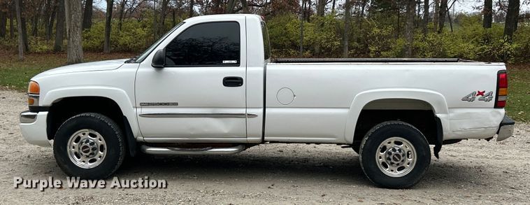 image for item ET6706 2007 GMC Sierra 2500HD pickup truck