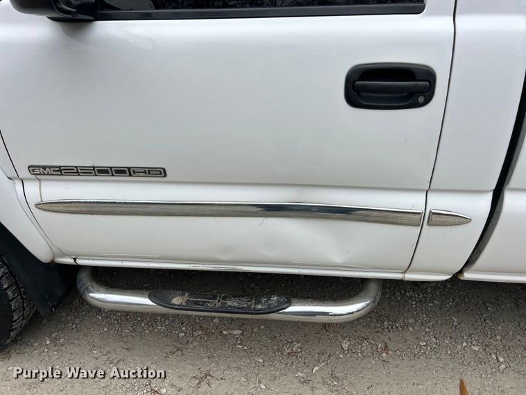 image for item ET6706 2007 GMC Sierra 2500HD pickup truck