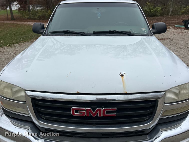 image for item ET6706 2007 GMC Sierra 2500HD pickup truck