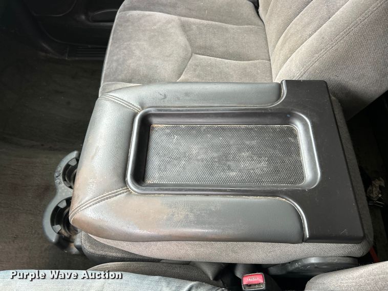 image for item ET6706 2007 GMC Sierra 2500HD pickup truck