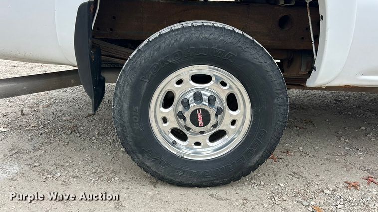 image for item ET6706 2007 GMC Sierra 2500HD pickup truck