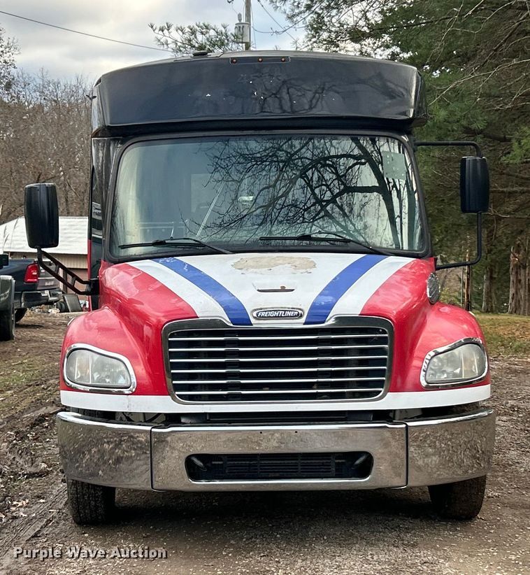 image for item ET6718 2015 Freightliner M2 shuttle bus