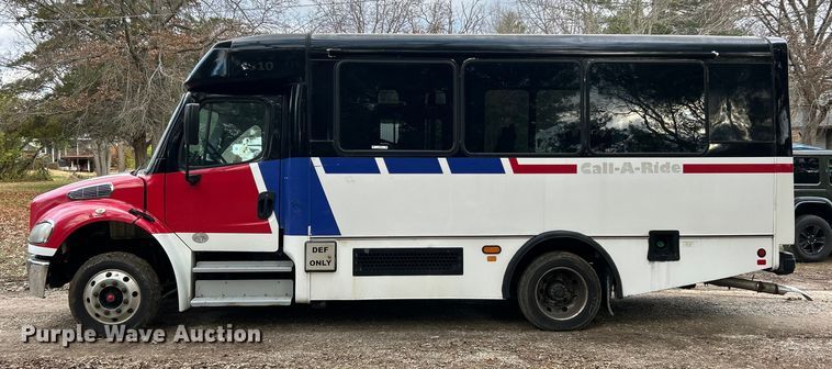 image for item ET6718 2015 Freightliner M2 shuttle bus