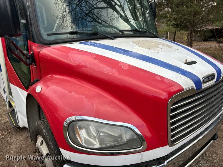 image for item ET6718 2015 Freightliner M2 shuttle bus