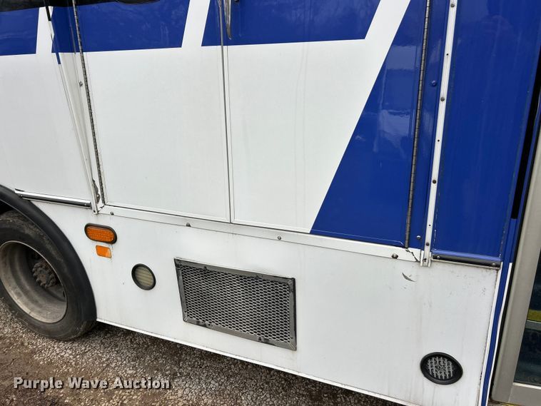 image for item ET6718 2015 Freightliner M2 shuttle bus