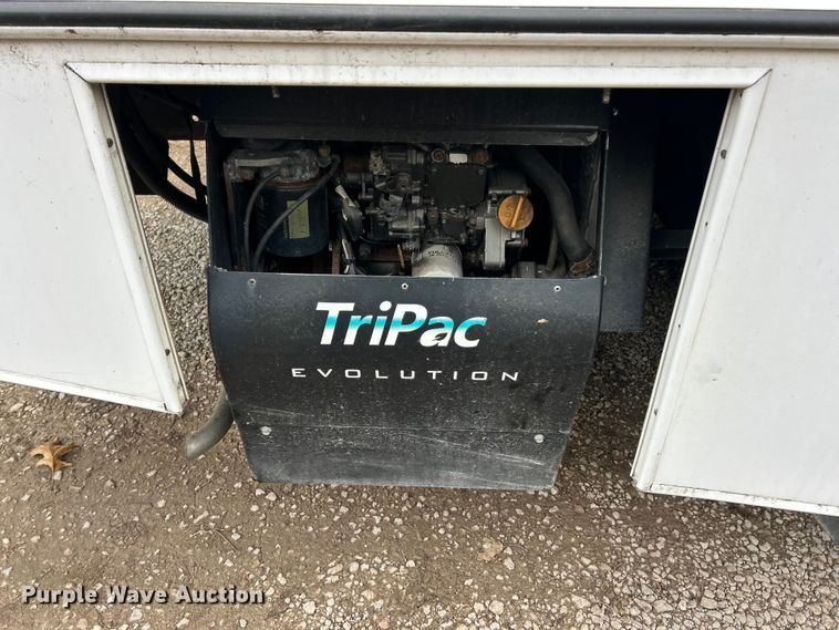 image for item ET6718 2015 Freightliner M2 shuttle bus