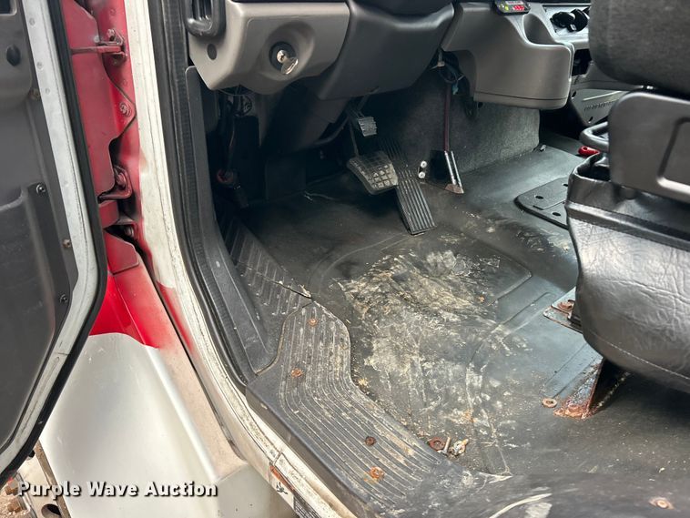 image for item ET6718 2015 Freightliner M2 shuttle bus