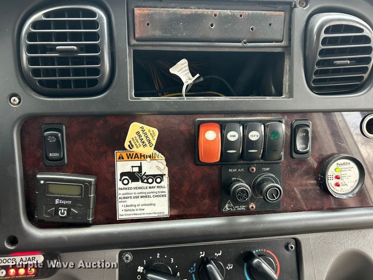 image for item ET6718 2015 Freightliner M2 shuttle bus