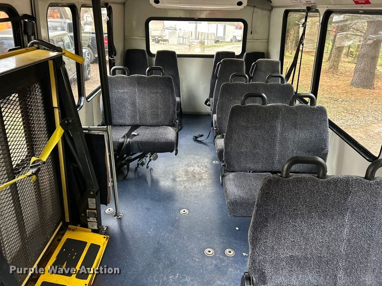 image for item ET6718 2015 Freightliner M2 shuttle bus