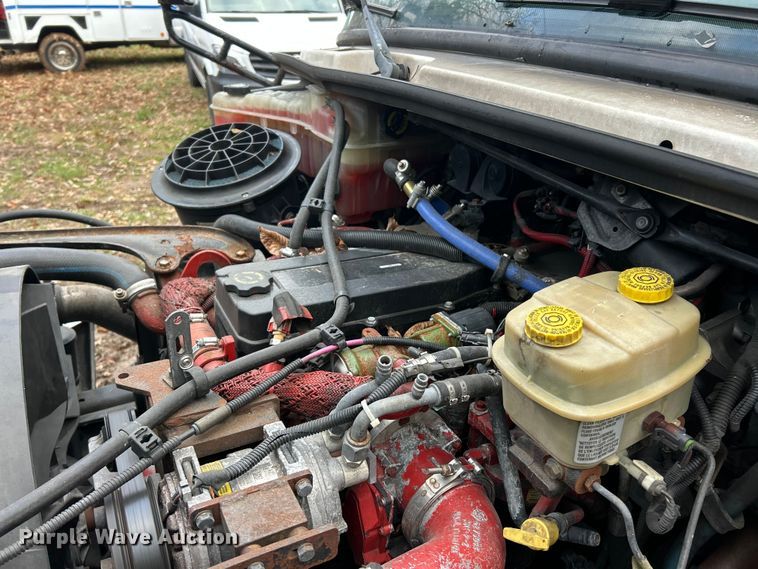 image for item ET6718 2015 Freightliner M2 shuttle bus