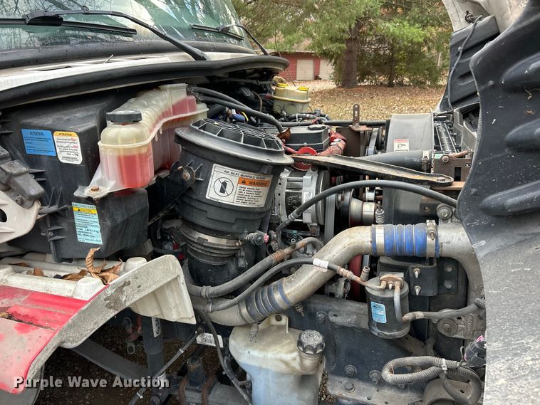 image for item ET6718 2015 Freightliner M2 shuttle bus