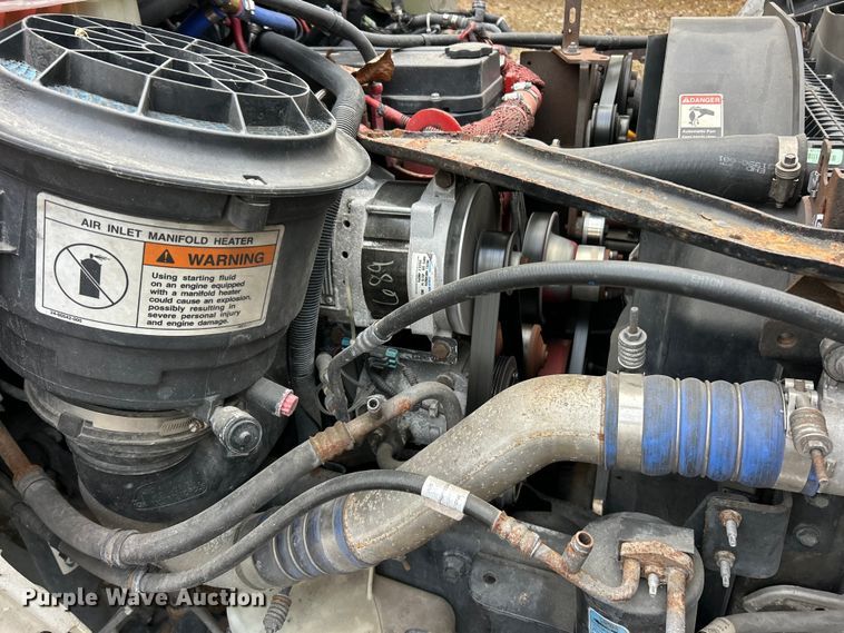 image for item ET6718 2015 Freightliner M2 shuttle bus